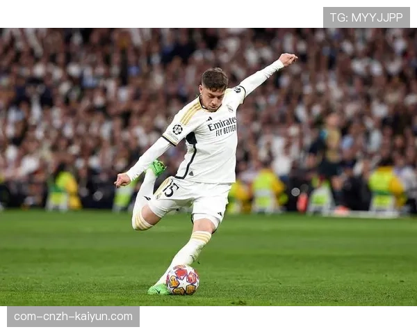 利物浦主场战术执行完美 高效反击遏制皇马进攻组织 利物浦主场战术执行完美 高效反击遏制皇马进攻组织